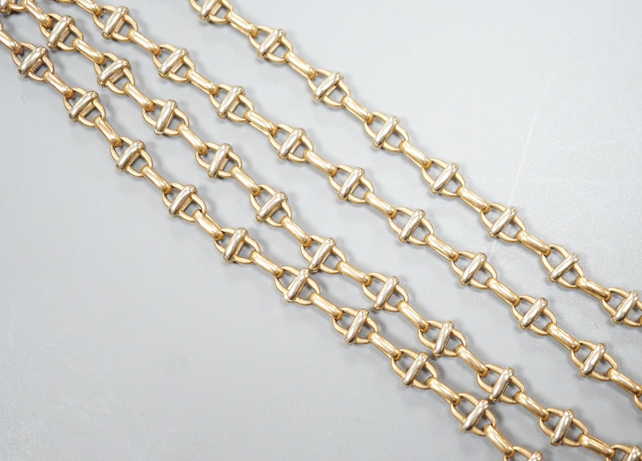 A 9k double link chain, 64cm, 21 grams.